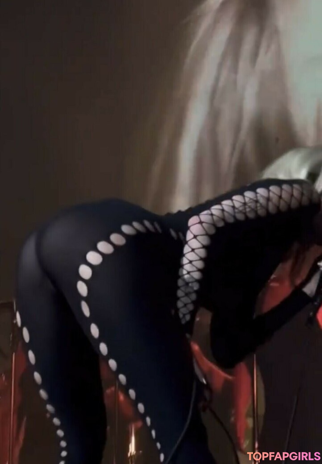 Naakte gelekte OnlyFans-foto van Miley Cyrus #1016