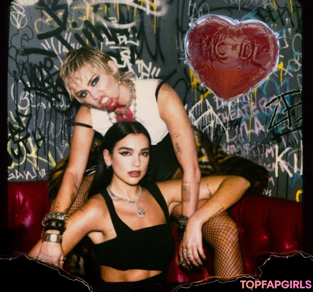 Naakte gelekte OnlyFans-foto van Miley Cyrus #1470