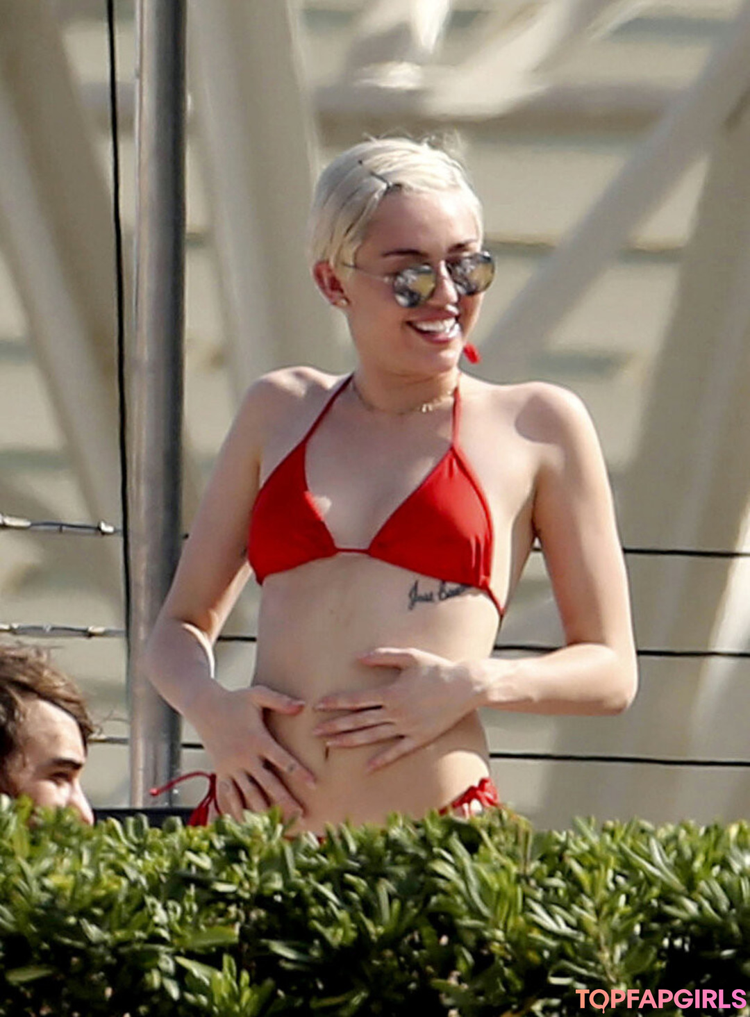 Naakte gelekte OnlyFans-foto van Miley Cyrus #1482