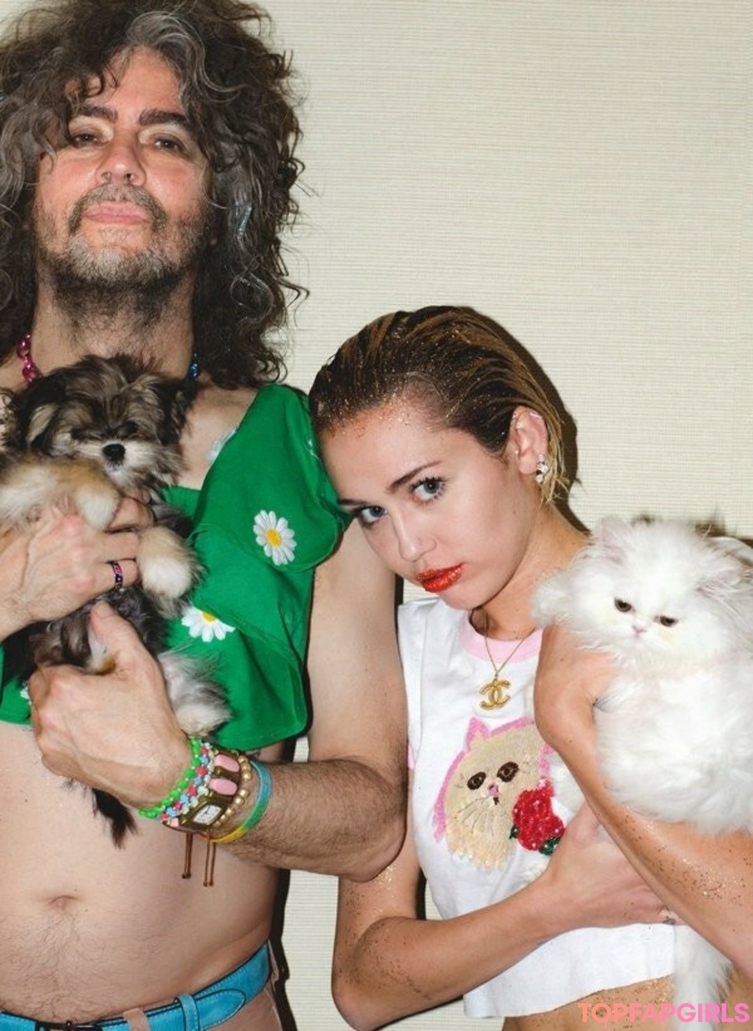 Naakte gelekte OnlyFans-foto van Miley Cyrus #1595