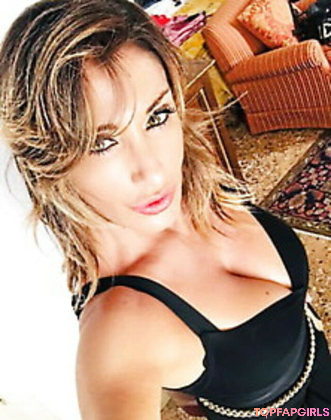 Naakte gelekte OnlyFans-foto van Sabrina Salerno #1384
