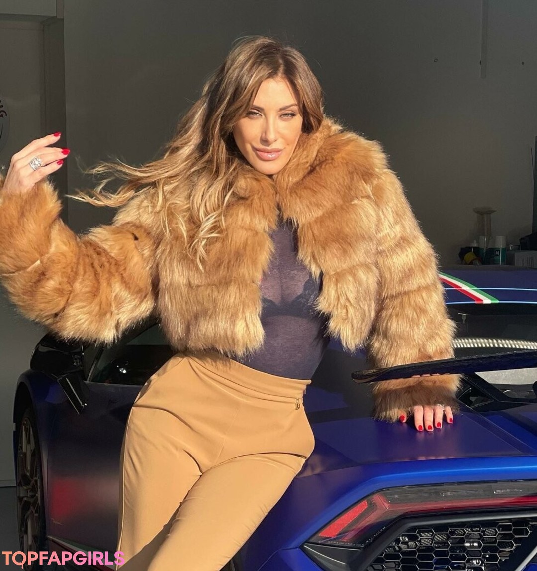 Naakte gelekte OnlyFans-foto van Sabrina Salerno #1561