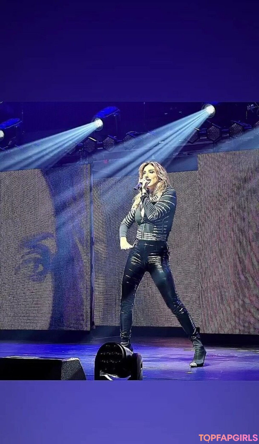 Naakte gelekte OnlyFans-foto van Sabrina Salerno #1664
