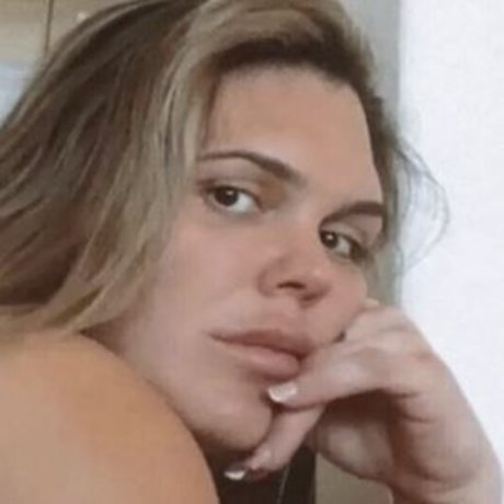 Naakte gelekte OnlyFans-foto van Gabi Garcia