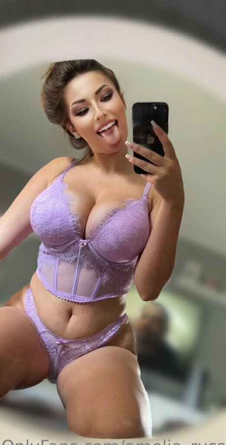 Naakte gelekte OnlyFans-foto van Ameliarusso