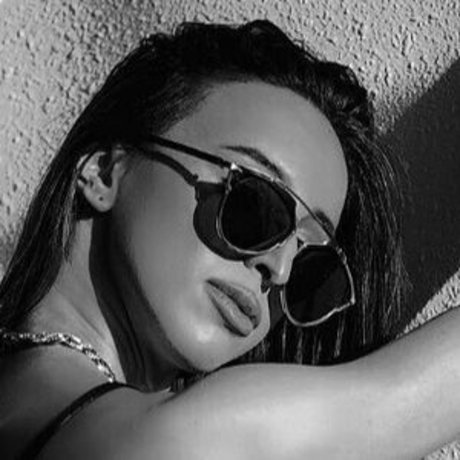 Naakte gelekte OnlyFans-foto van Alessia Vernazza