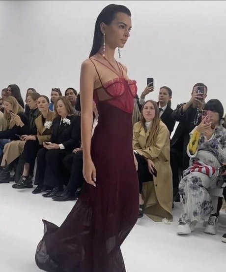 Emily Ratajkowski