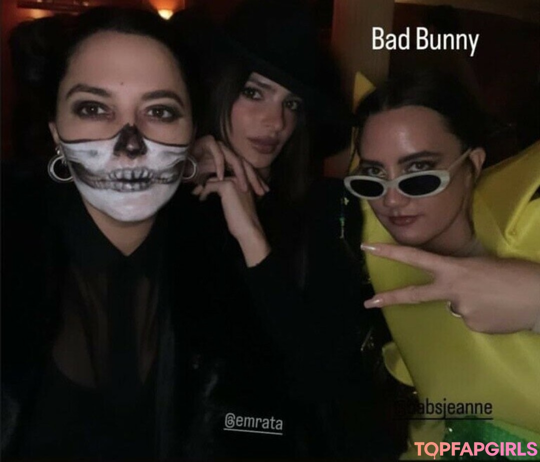 Naakte gelekte OnlyFans-foto van Emily Ratajkowski #1098