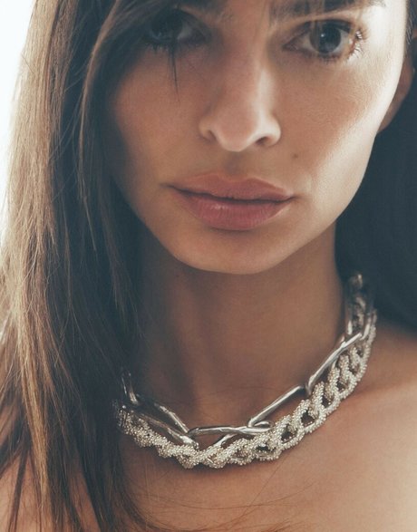 Emily Ratajkowski