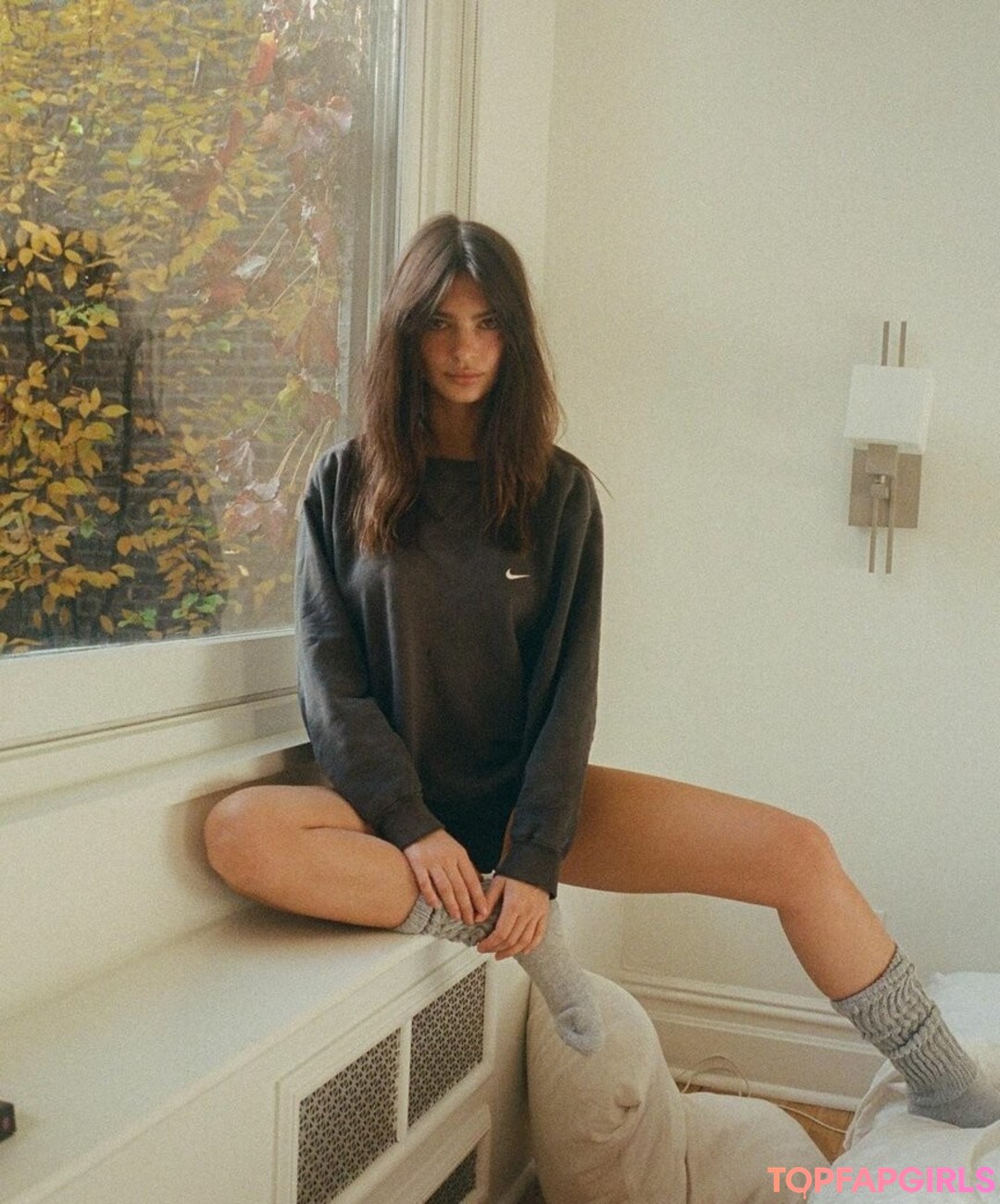 Naakte gelekte OnlyFans-foto van Emily Ratajkowski #1198