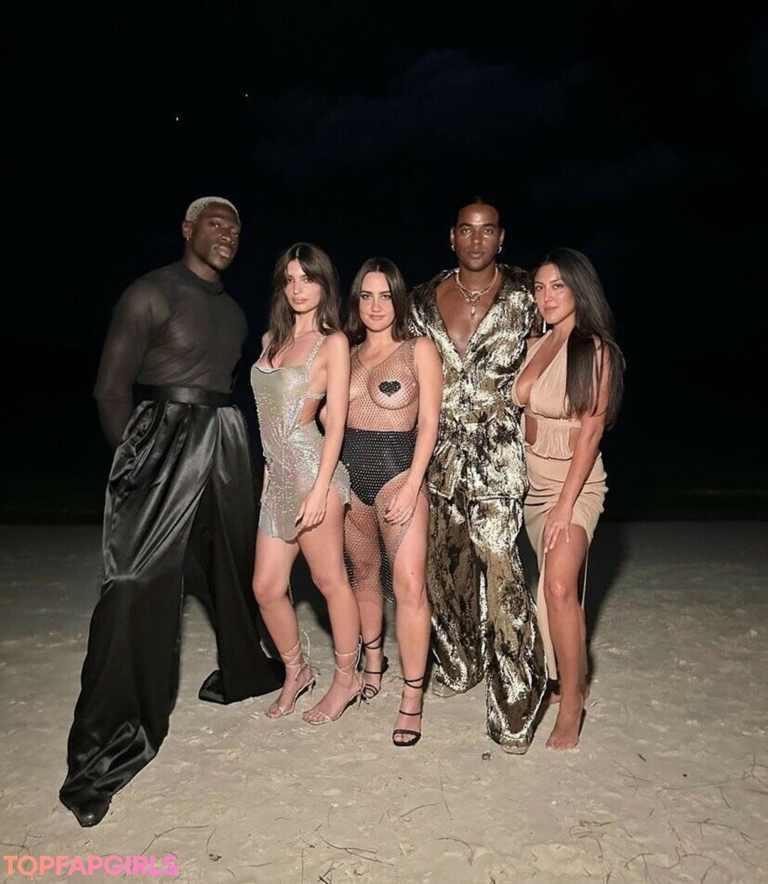 Naakte gelekte OnlyFans-foto van Emily Ratajkowski #1226