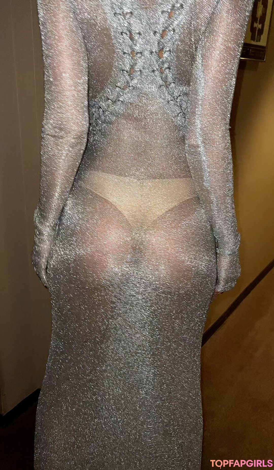 Naakte gelekte OnlyFans-foto van Emily Ratajkowski #1440