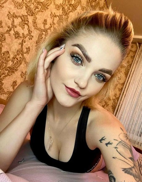 Naakte gelekte OnlyFans-foto van Carolxxx