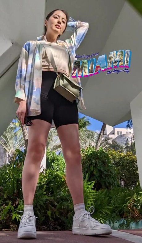 Naakte gelekte OnlyFans-foto van Jane Douglas