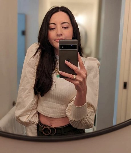 Naakte gelekte OnlyFans-foto van Jane Douglas