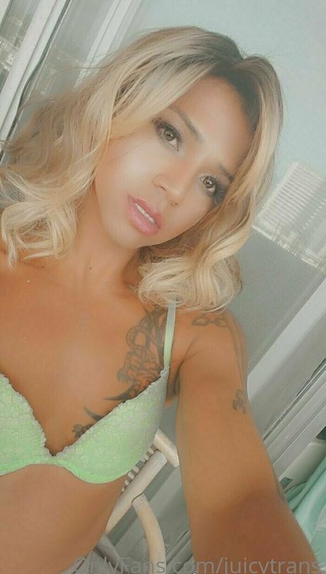 Naakte gelekte OnlyFans-foto van Juicytrans