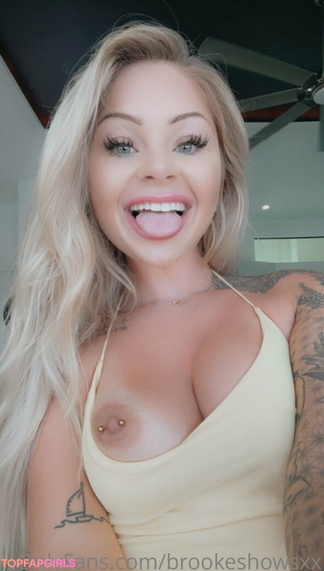 Naakte gelekte OnlyFans-foto van Brookeshowsxx #1581