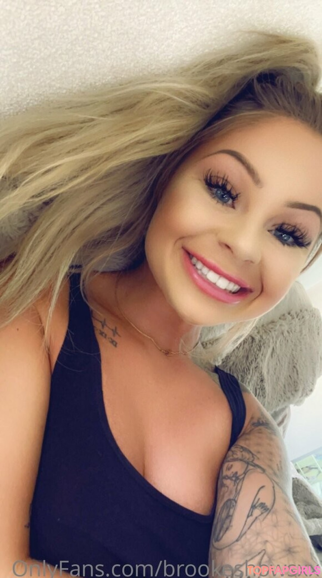 Naakte gelekte OnlyFans-foto van Brookeshowsxx #1600