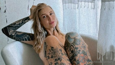 Naakte gelekte OnlyFans-foto van Texasriverfairy