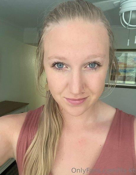 Naakte gelekte OnlyFans-foto van Itskt