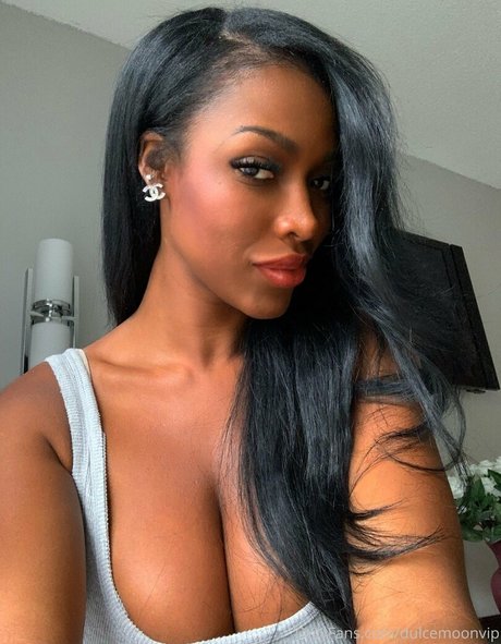 Naakte gelekte OnlyFans-foto van Dulcemoonvip