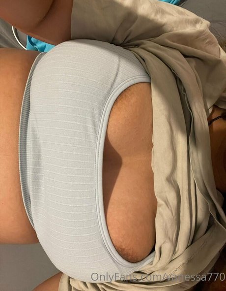 Naakte gelekte OnlyFans-foto van Vanessa770