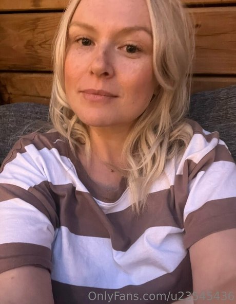 Naakte gelekte OnlyFans-foto van Bunnycovered