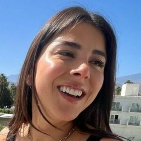 Naakte gelekte OnlyFans-foto van Daniella Monet