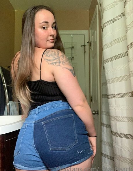 Naakte gelekte OnlyFans-foto van Lolaxpeach