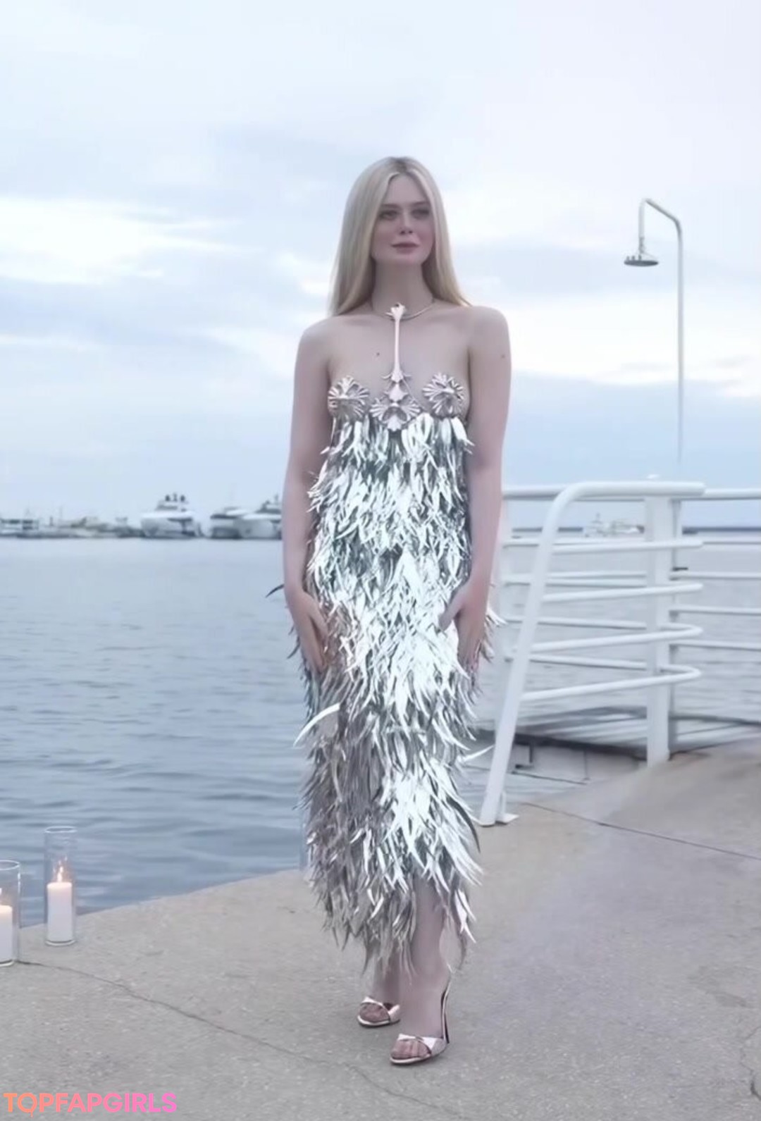 Naakte gelekte OnlyFans-foto van Elle Fanning #1053