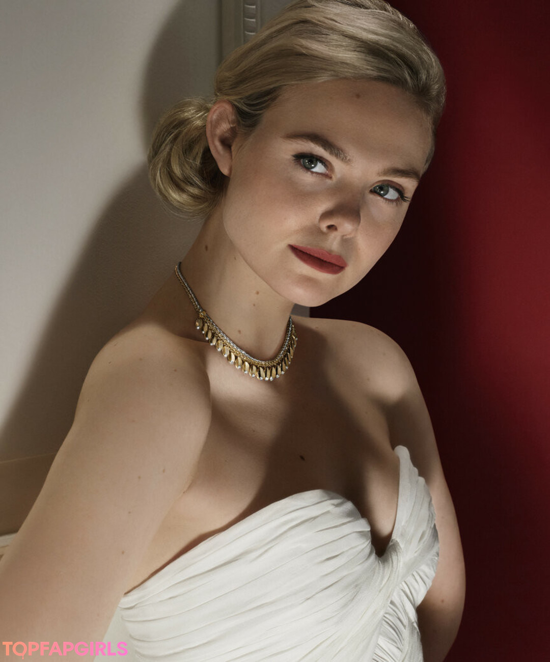 Naakte gelekte OnlyFans-foto van Elle Fanning #1082