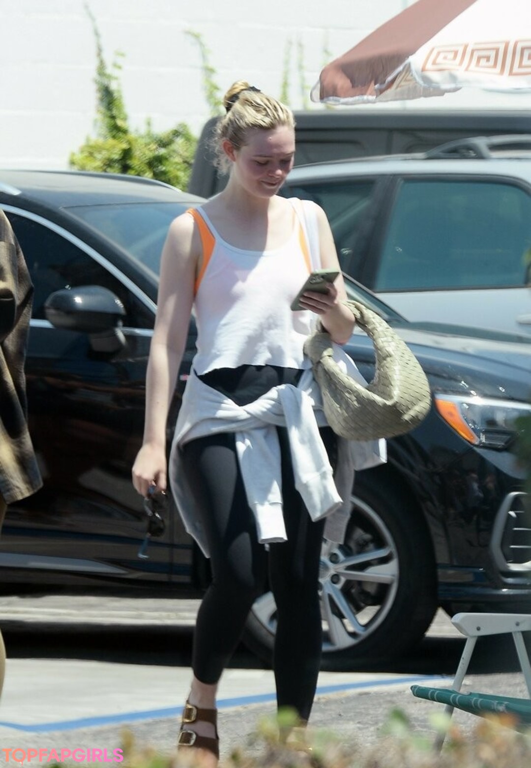 Naakte gelekte OnlyFans-foto van Elle Fanning #1143