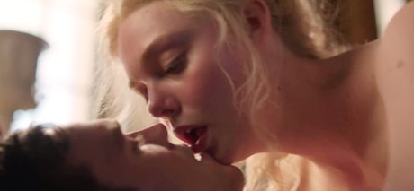 Naakte gelekte OnlyFans-foto van Elle Fanning