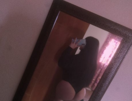 Naakte gelekte OnlyFans-foto van Mabssz