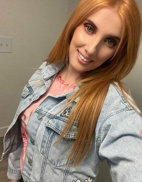 Naakte gelekte OnlyFans-foto van Anniechloesworld