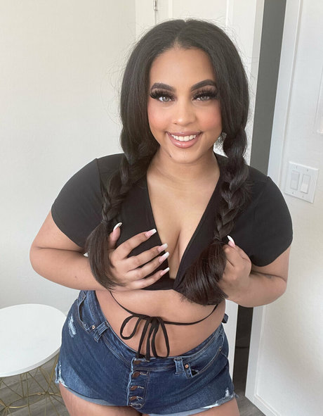 Naakte gelekte OnlyFans-foto van Livinwithloren