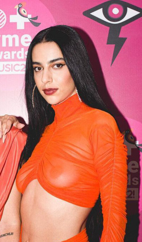 Naakte gelekte OnlyFans-foto van Marina Sena