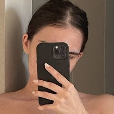 Naakte gelekte OnlyFans-foto van Camilla
