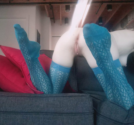 Naakte gelekte OnlyFans-foto van Wrenrhubarb