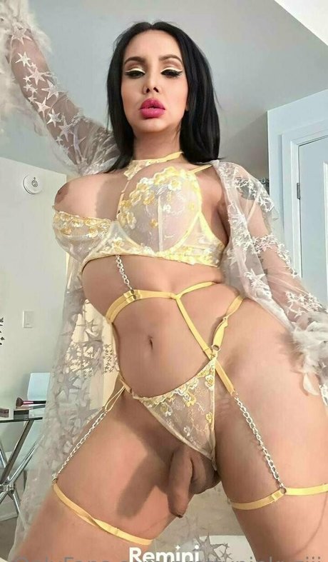 Naakte gelekte OnlyFans-foto van Prettypinkuziii
