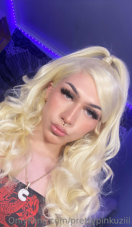 Naakte gelekte OnlyFans-foto van Prettypinkuziii