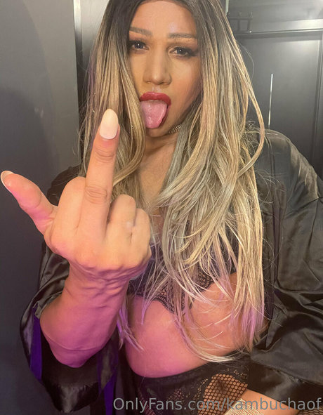 Naakte gelekte OnlyFans-foto van Kambuchaof