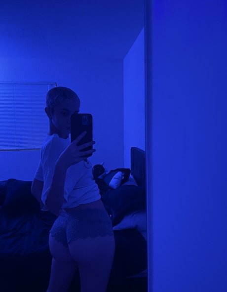 Naakte gelekte OnlyFans-foto van Daisy Delancey