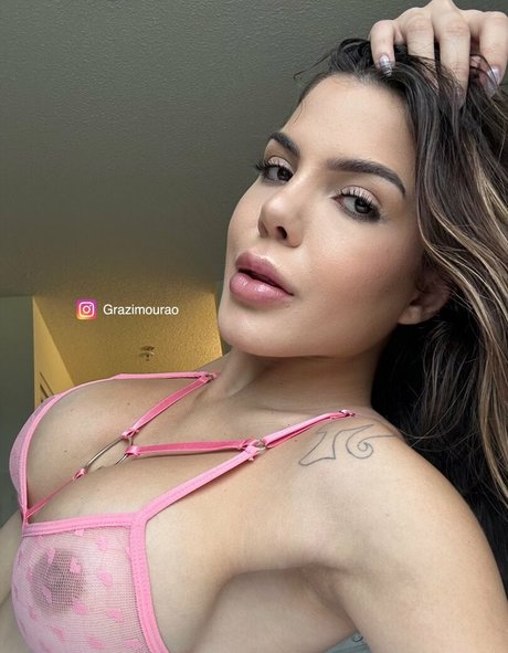 Naakte gelekte OnlyFans-foto van Grazi Mourao