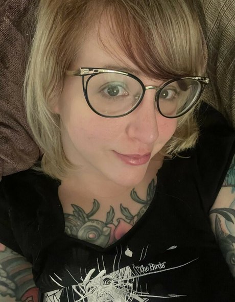 Naakte gelekte OnlyFans-foto van Pushinguproses