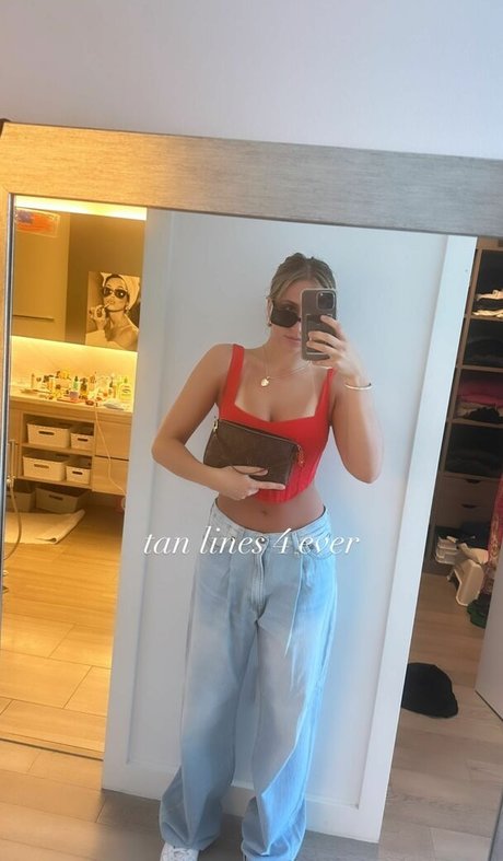 Naakte gelekte OnlyFans-foto van Tate Mcrae