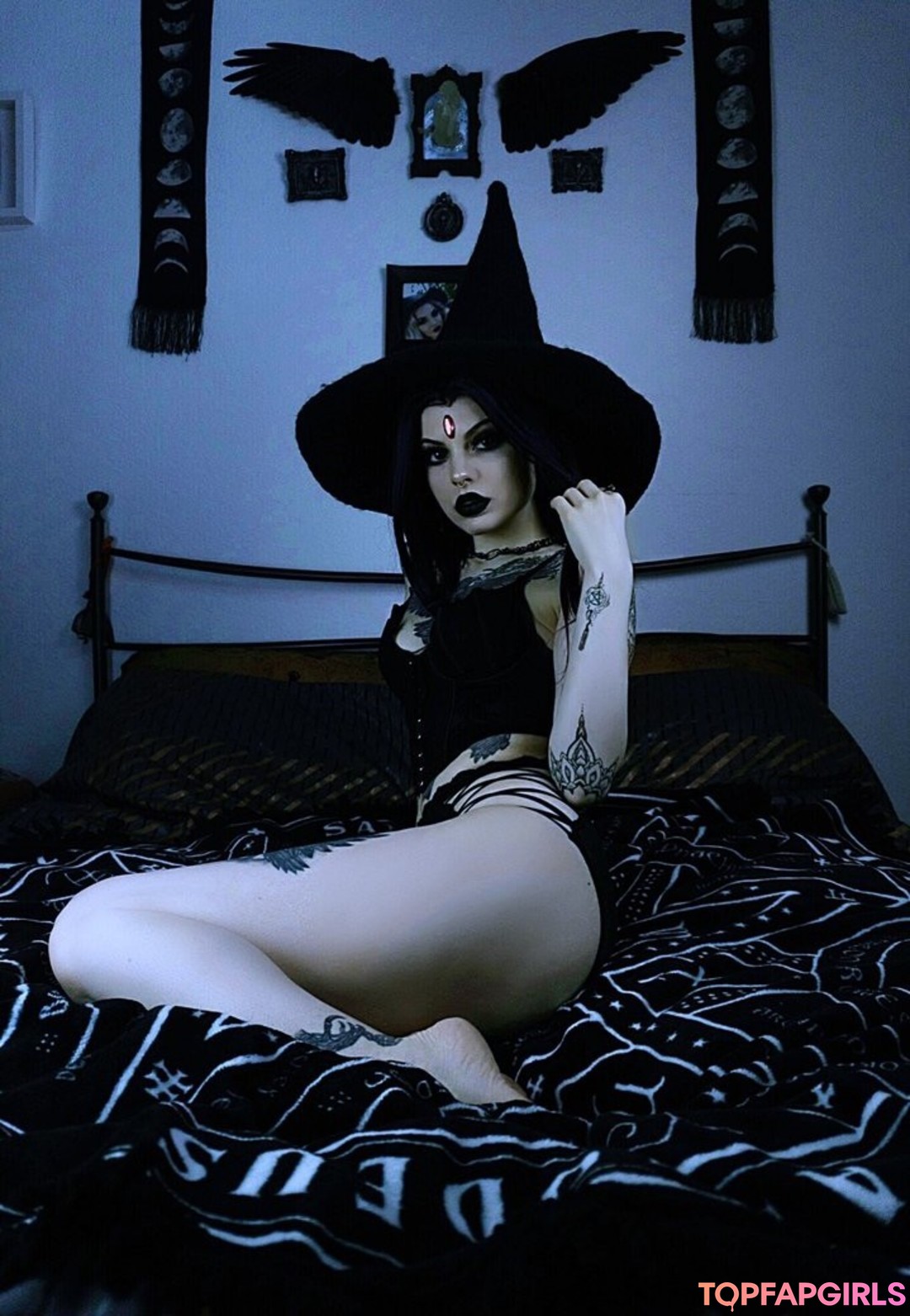Naakte gelekte OnlyFans-foto van Faerieblossom #101 Naakte gelekte OnlyFans-foto van Faerieblossom #101