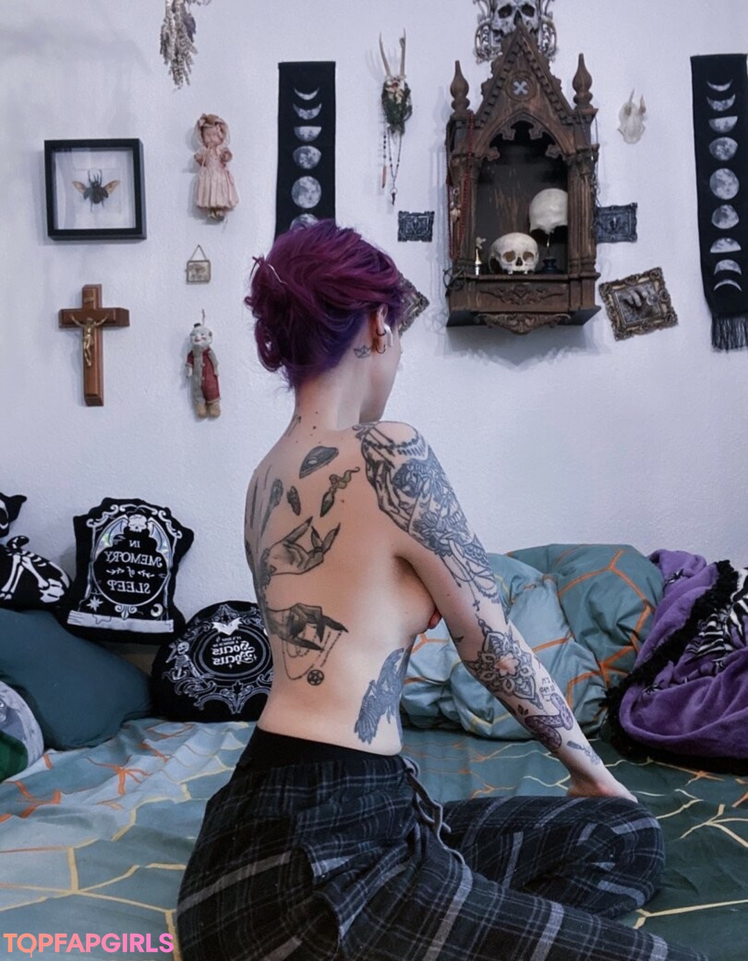 Naakte gelekte OnlyFans-foto van Faerieblossom #966 Naakte gelekte OnlyFans-foto van Faerieblossom #966