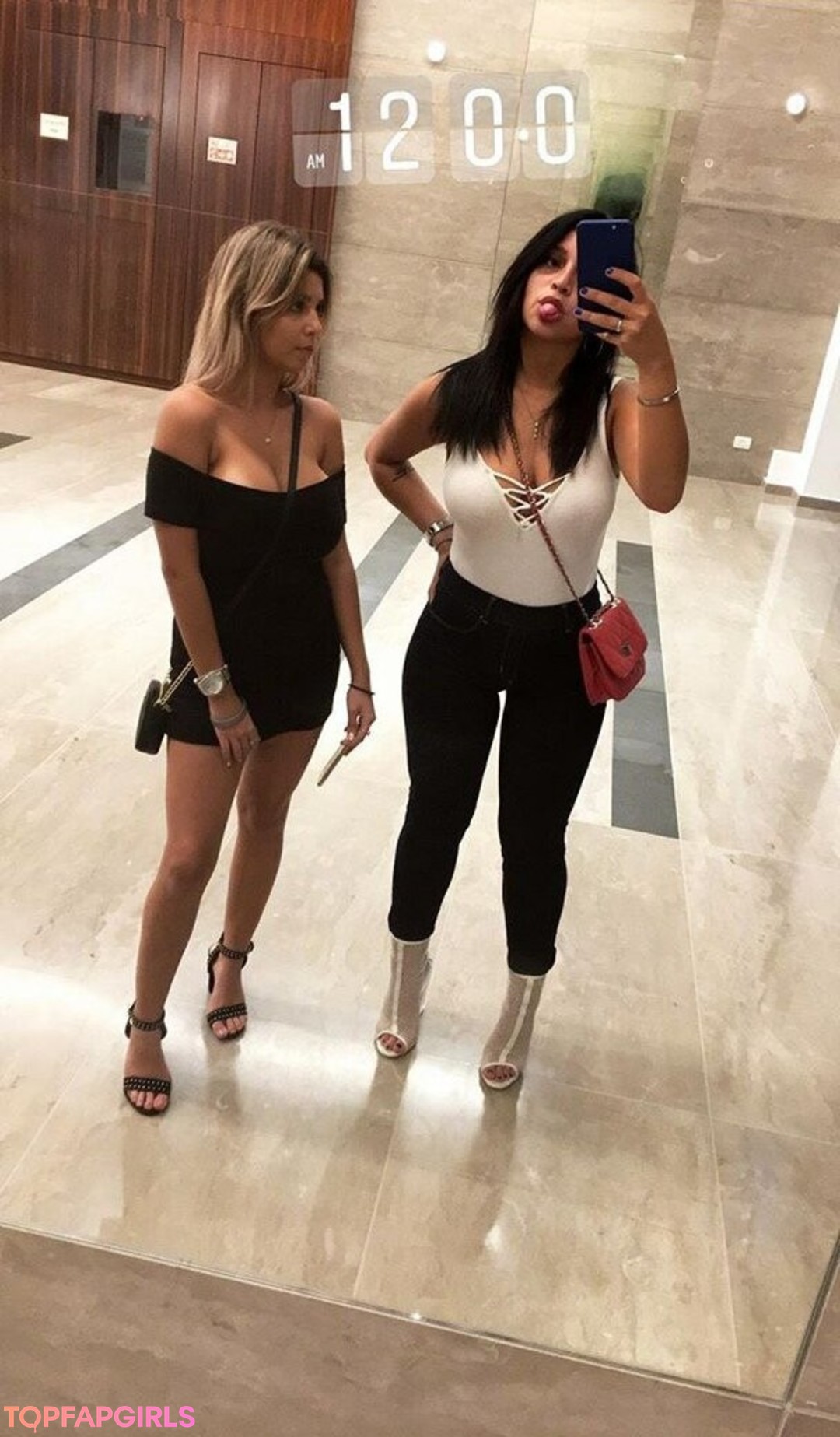 Naakte gelekte OnlyFans-foto van Coral Sharon #1033