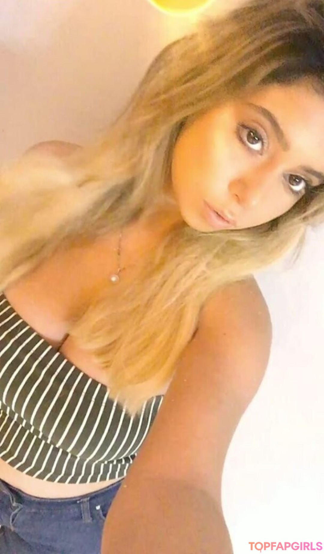 Naakte gelekte OnlyFans-foto van Coral Sharon #1089